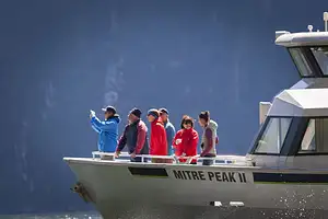 Milford Sound Coach Cruise Coach from Queenstown